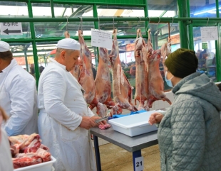 Aglomerație în piețe pentru carnea de miel