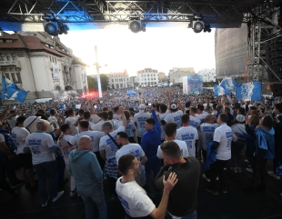 O mare de oameni, pentru o mare performanță