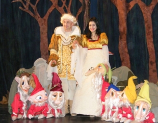 “Albă ca zăpada”, pe scena Teatrului Căluțul de mare