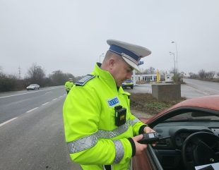 Tânăr depistat la volan cu permisul suspendat
