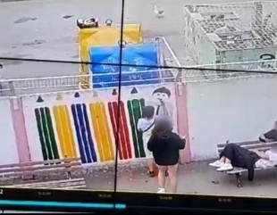 Sancționat pentru un graffiti pe gardul școlii