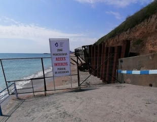 Faleza de la Costinești, pericol pentru turiști
