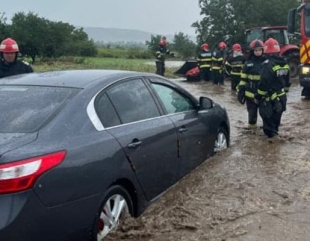 Mașini luate de apă