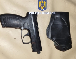 Percheziții la Constanța. Mai multe persoane bănuite de proxenetism au fost reținute