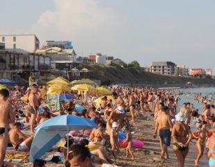 100 de mii de turiști la mare