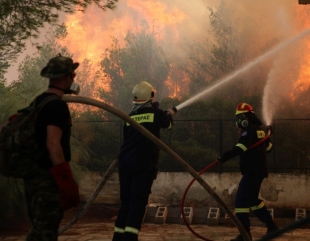 Pompierii români ajută Grecia