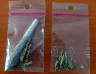 Riscă cinci ani de închisoare pentru câteva fumuri