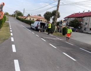 Continuă lucrările de modernizare și asfaltare a drumurilor județene