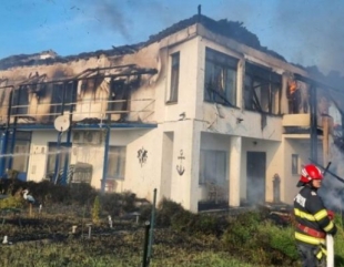 Casă de vacanţă a fostului ministru al Transporturilor, Miron Mitrea, incendiată cu benzină