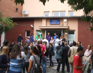 Mii de studenți revin în camerele de cămin