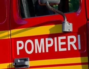 Incendiu puternic la o locuință din Pecineaga. Cinci persoane s-au autoevacuat, una a primit îngrijiri medicale