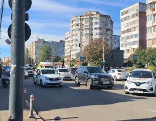 Femeie lovită pe trecerea de pietoni de un șofer ucrainean băut. Bărbatul a dat să fugă de la locul accidentului