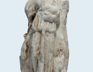 Statuia zeiței Hecate, asociată cu magia și protectoare a călătoriilor, exponatul lunii la MINAC