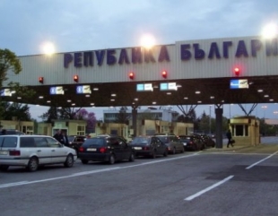 Șoferi prinși cu acte false la trecerea frontierelor de la Vama Veche și Ostrov