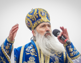 Arhiepiscopia Tomisului răspunde „talentatului scriitor” Vasile Bănescu: „juisarea intelectualist-utopică”, „săritură donquijotescă, plină de zel iacobin”