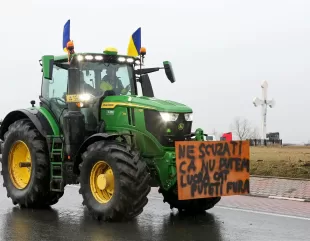 Transportatorii și fermierii care protestează au o listă cu  76 de revendicări. Documentul este semnat „poporul român”