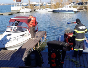 A fost reluată căutarea pescarilor dispăruți în Lacul Siutghiol. La misiune participă scafandri profesioniști, dar și voluntari
