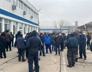 Protest spontan la CT Bus. Sindicaliștii amenință cu blocarea transportului public