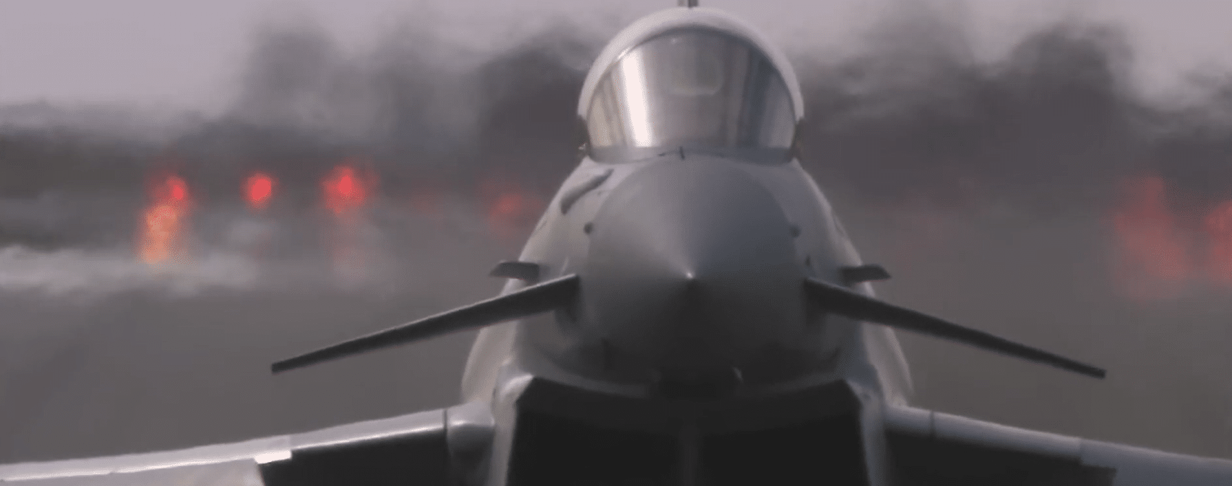 Aeronave Eurofighter Typhoon la baza de la Kogălniceanu