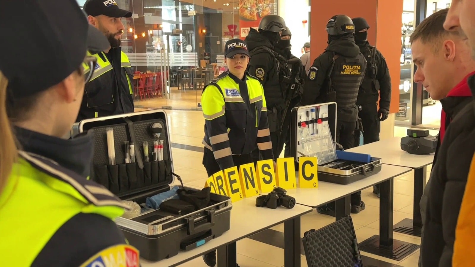 Poliția Constanța își caută viitorii agenți la mall