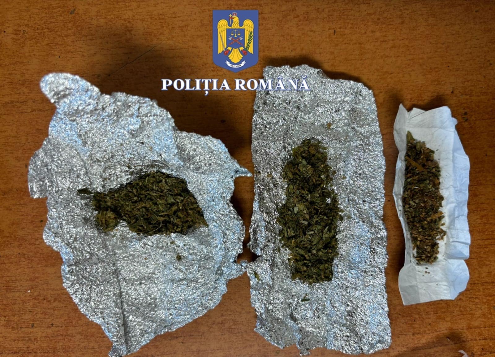 Acțiunea Blocada: Doi bărbați au fost prinși cu droguri asupra lor în Valu lui Traian