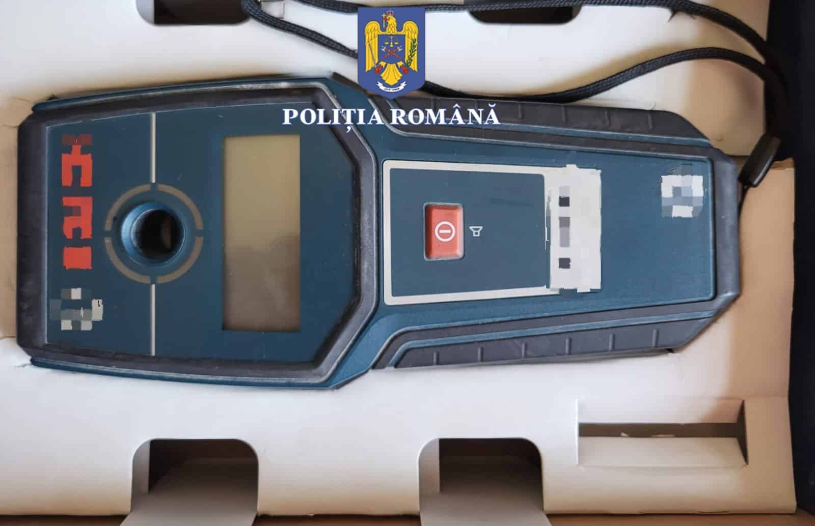 Femeie amendată pentru că deținea un detector de metale ilegal