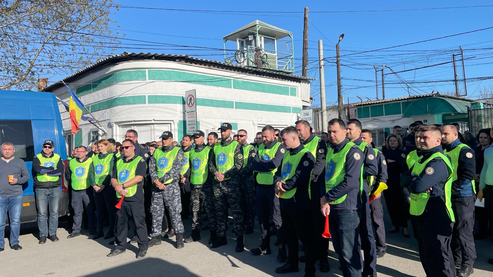 VIDEO. Protest la penitenciarul Poarta Alba