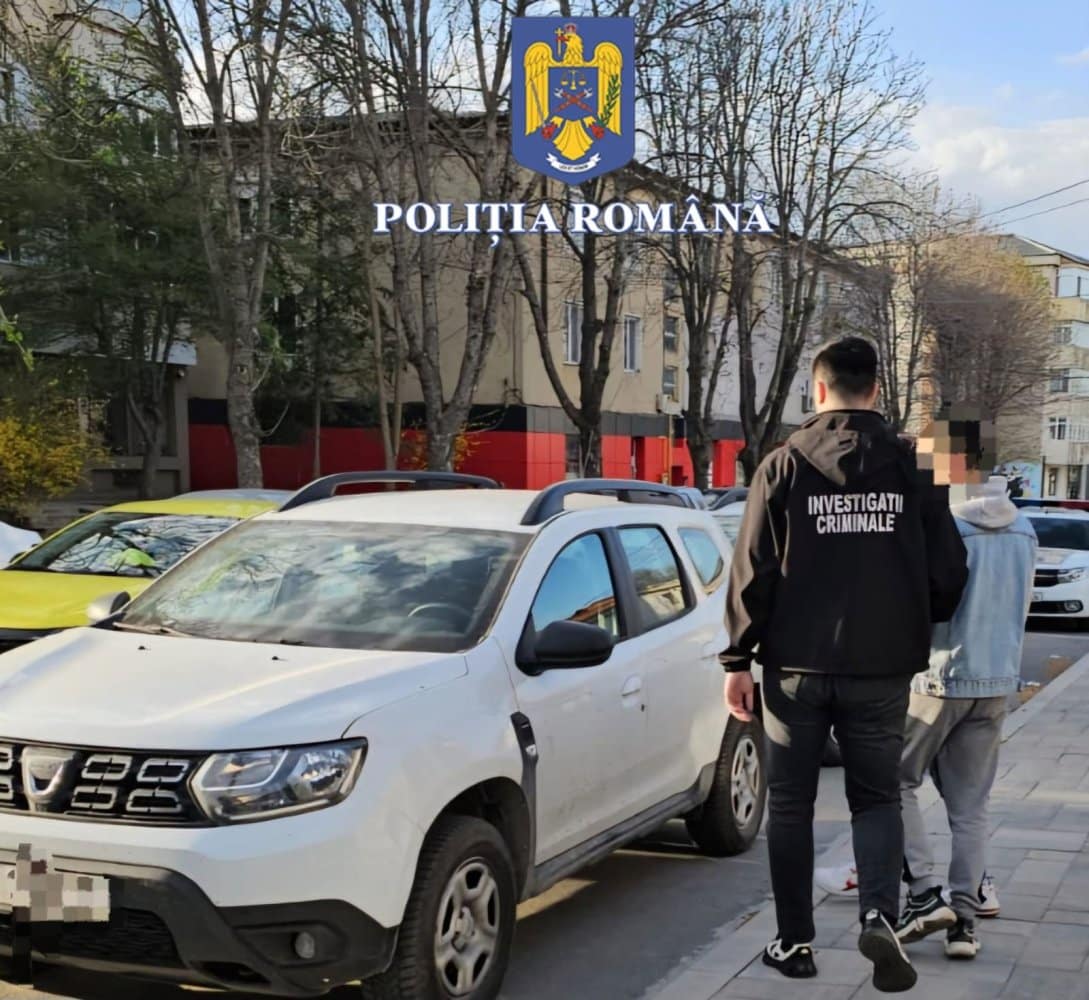 Bărbat reținut după ce a furat un card și a retras mai mulți bani