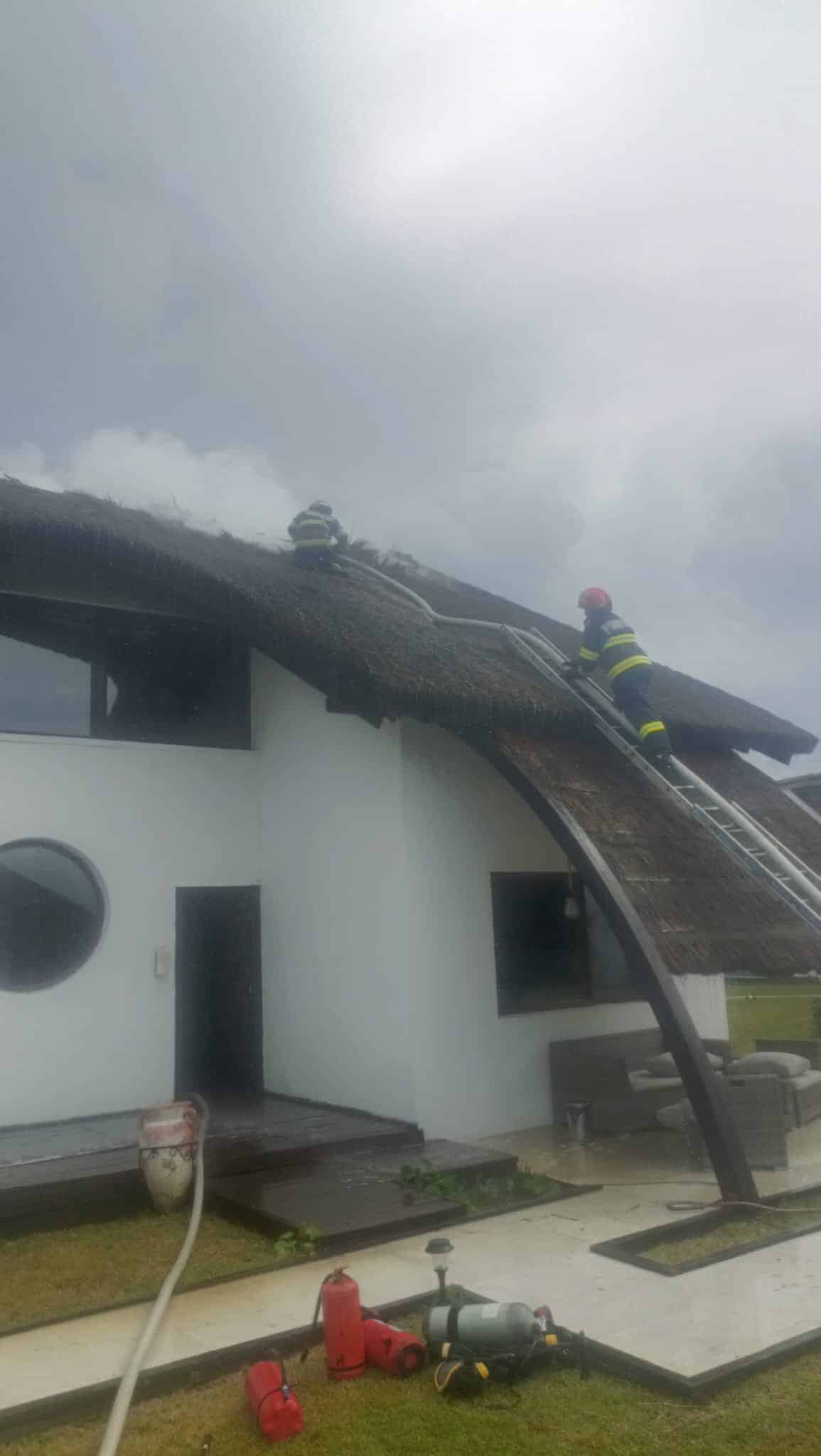 Incendiu la o cazare turistică din Crișan