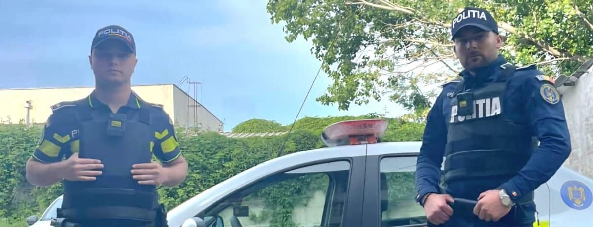 Un bărbat din Dulcești a incendiat o mașină și apoi i-a amenințat familiei sale că le dă foc
