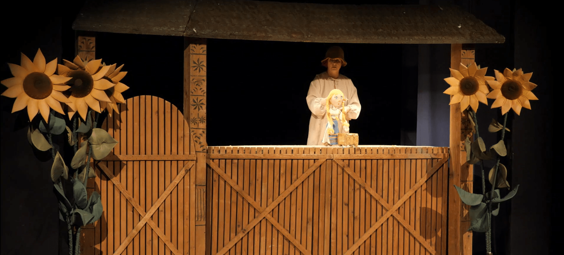 ,,Fata babei și fata moșneagului” la Teatrul Căluțul de Mare