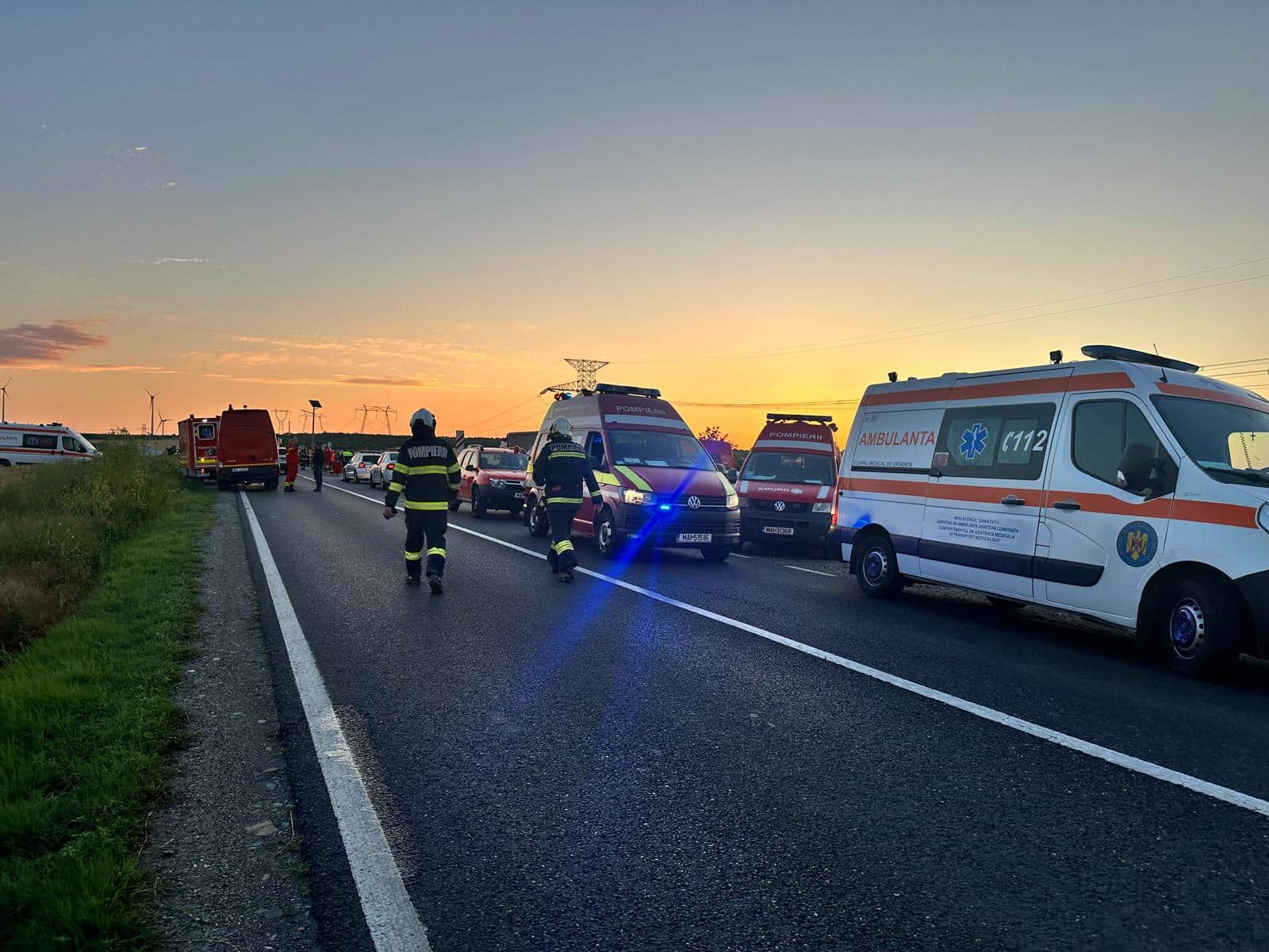Accident rutier grav între un tir și un autocar cu 57 de persoane, între Tariverde și Baia. A fost activat planul roșu de intervenție