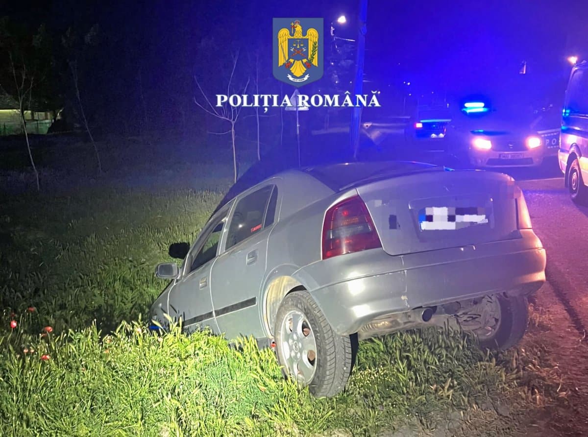 Valu lui Traian: Un șofer beat a intrat cu mașina în șanț, după care a părăsit locul accidentului