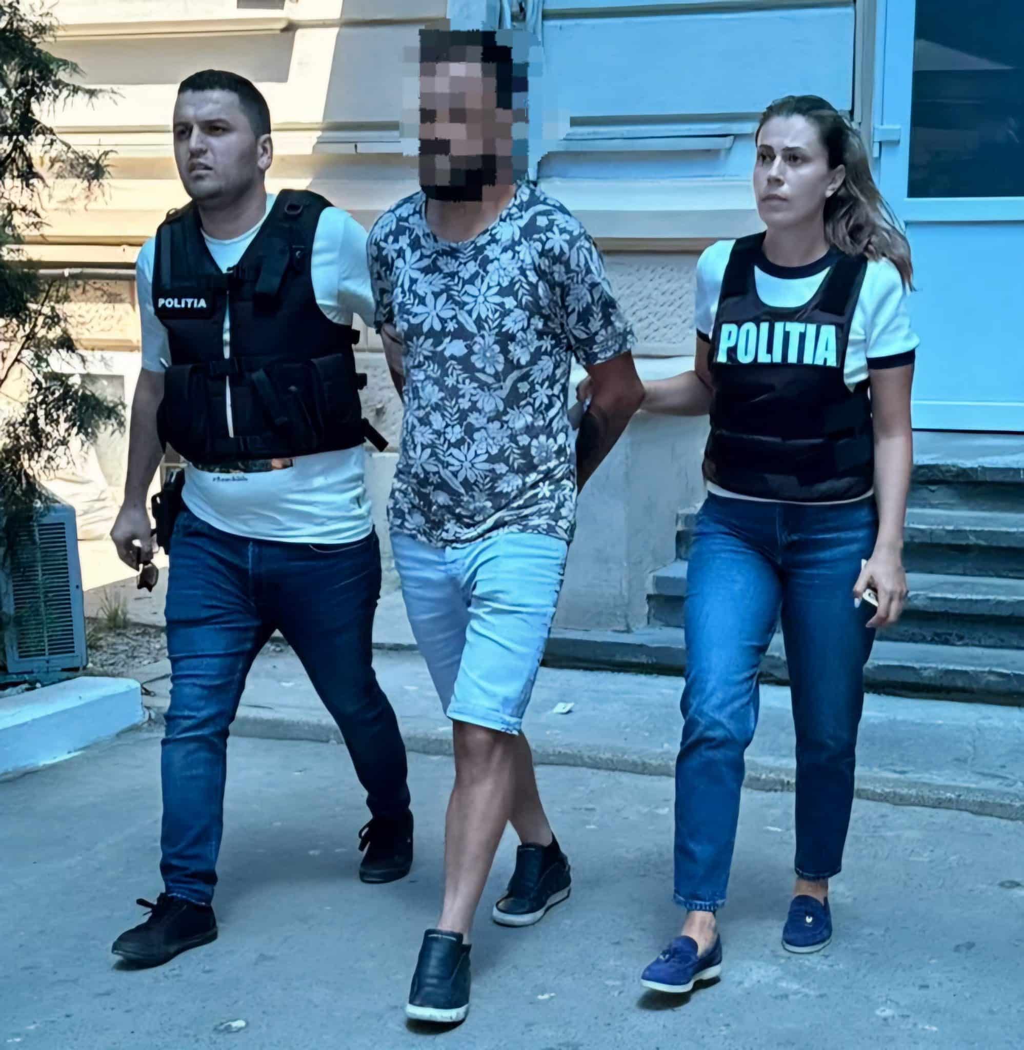 Bărbat reținut după ce a încercat să fure din două mașini din centrul Constanței