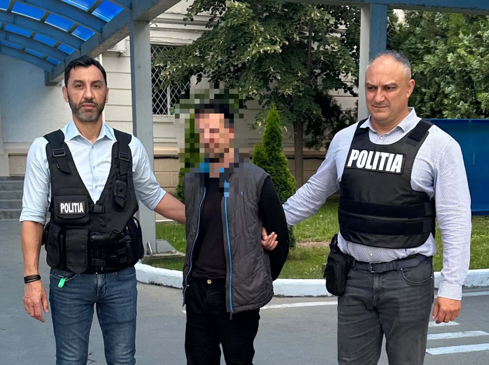 Bărbat reținut după ce a furat un telefon mobil din tren