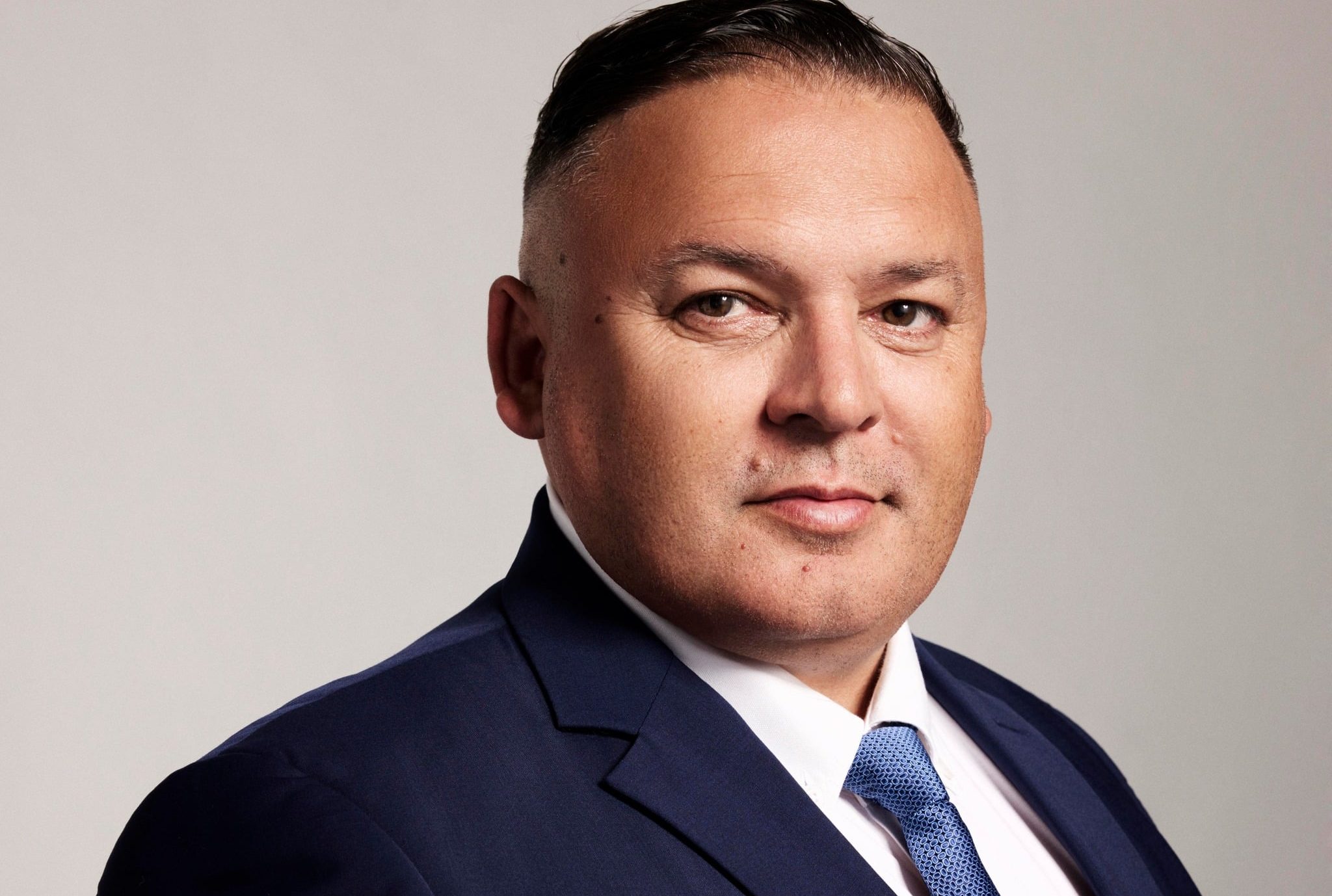 Dumitru Jeanu (PSD) câștigă un nou mandat de primar cu 12 voturi în fața de Gheorghe Mechenici (PNL)