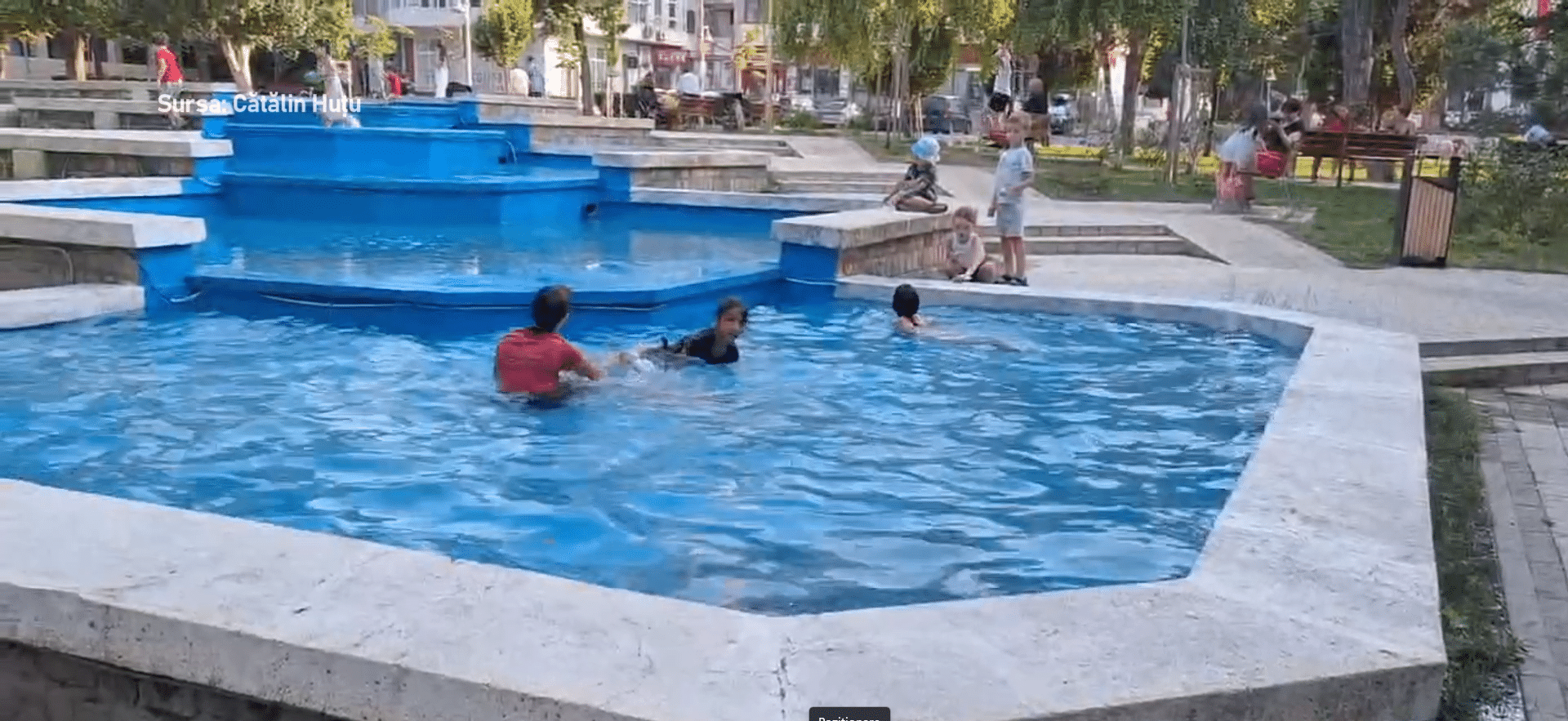 Joacă și bălăceală în Parcul Tomis 2