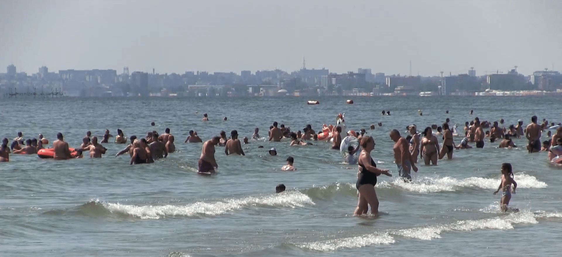 80.000 de turiști, la mare