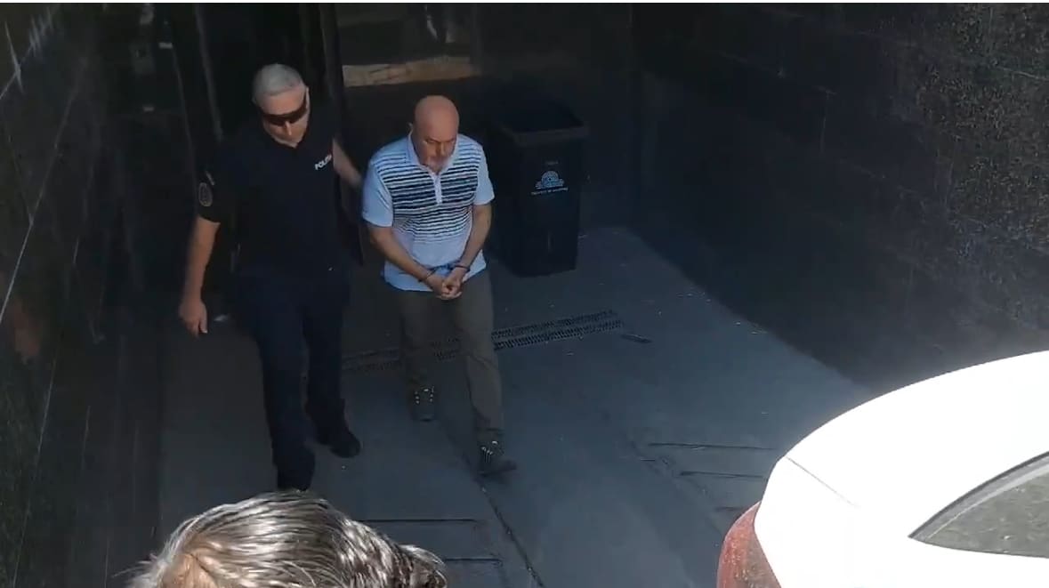 FOTO/VIDEO Dealerul de jeleuri, cu canabis arestat pentru 30 de zile