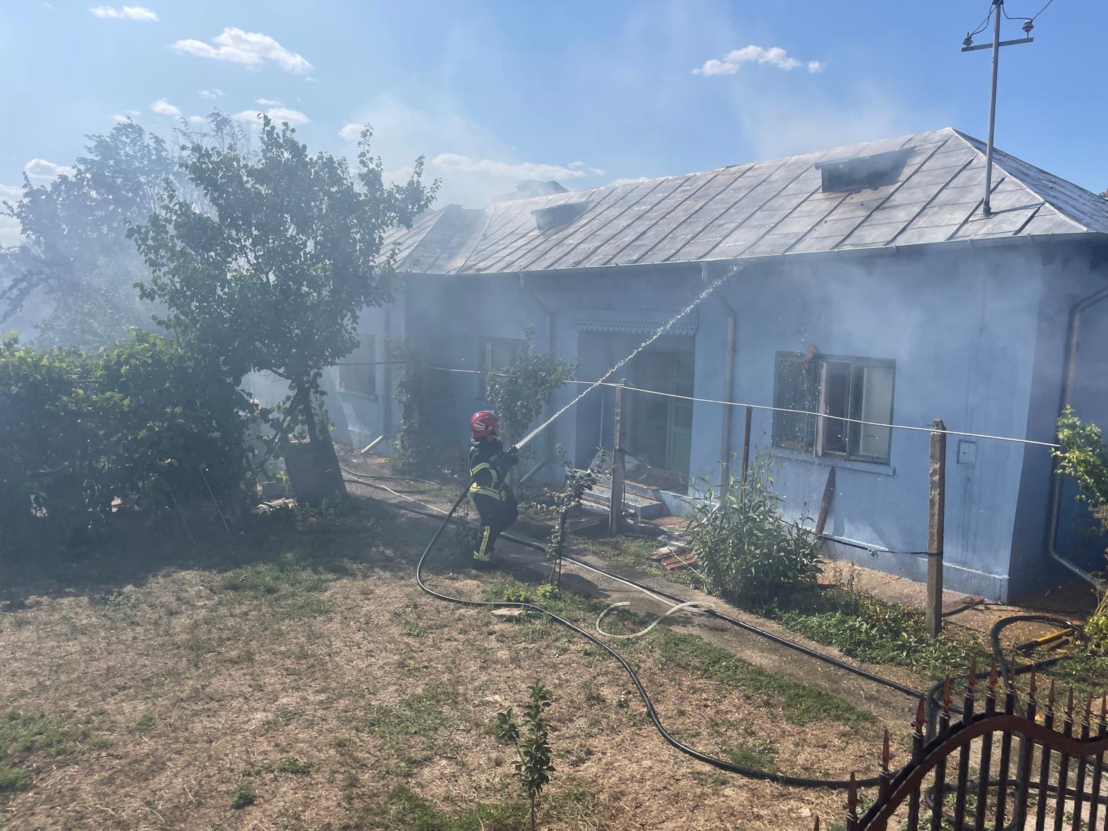 Mai multe incendii au loc în Tulcea. Intervin salvatorii