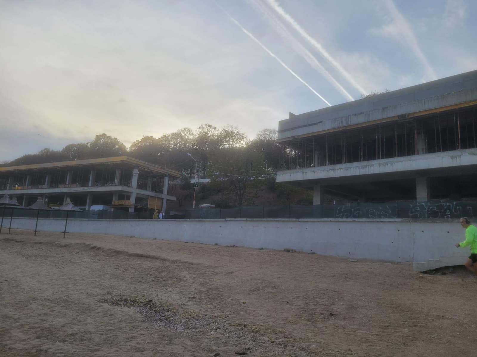 Autorizațiile ilegale de construire pe taluzul din Mangalia vor fi anulate în contencios administrativ