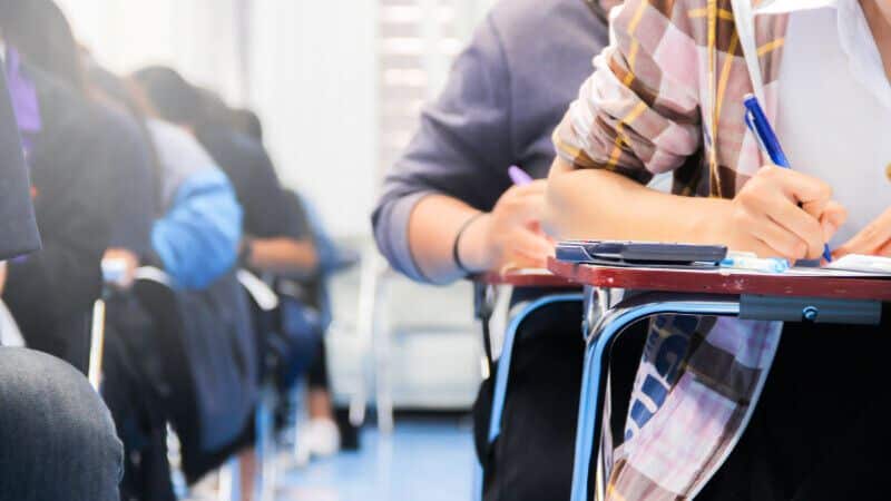 Constanța: Peste 4000 de absolvenți ai claselor a XII-a/a XIII-a, participanți la examenul național de Bacalaureat