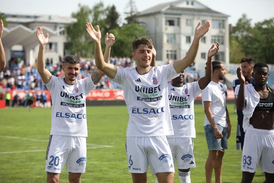 Hagi reușește încă un transfer: Victor Dican vine la Farul Constanța