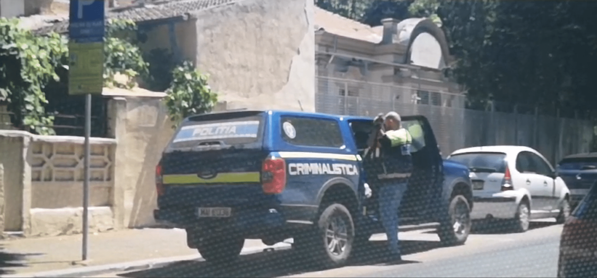 Un bărbat a murit după ce s-a înjunghiat cu un cuțit, pe strada Răscoalei