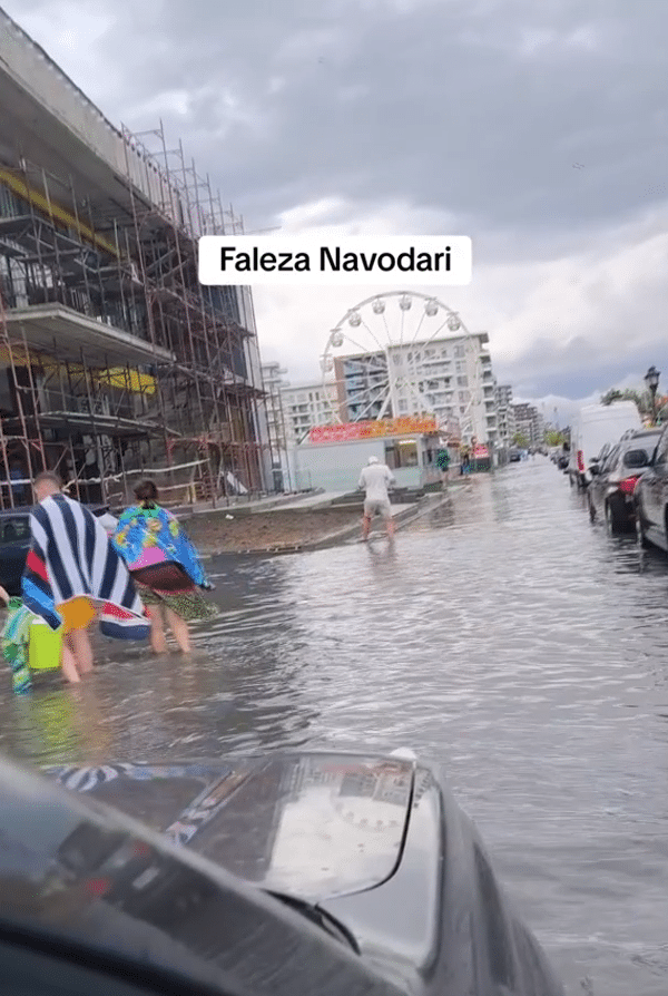 Faleza din Năvodari transformată în râu