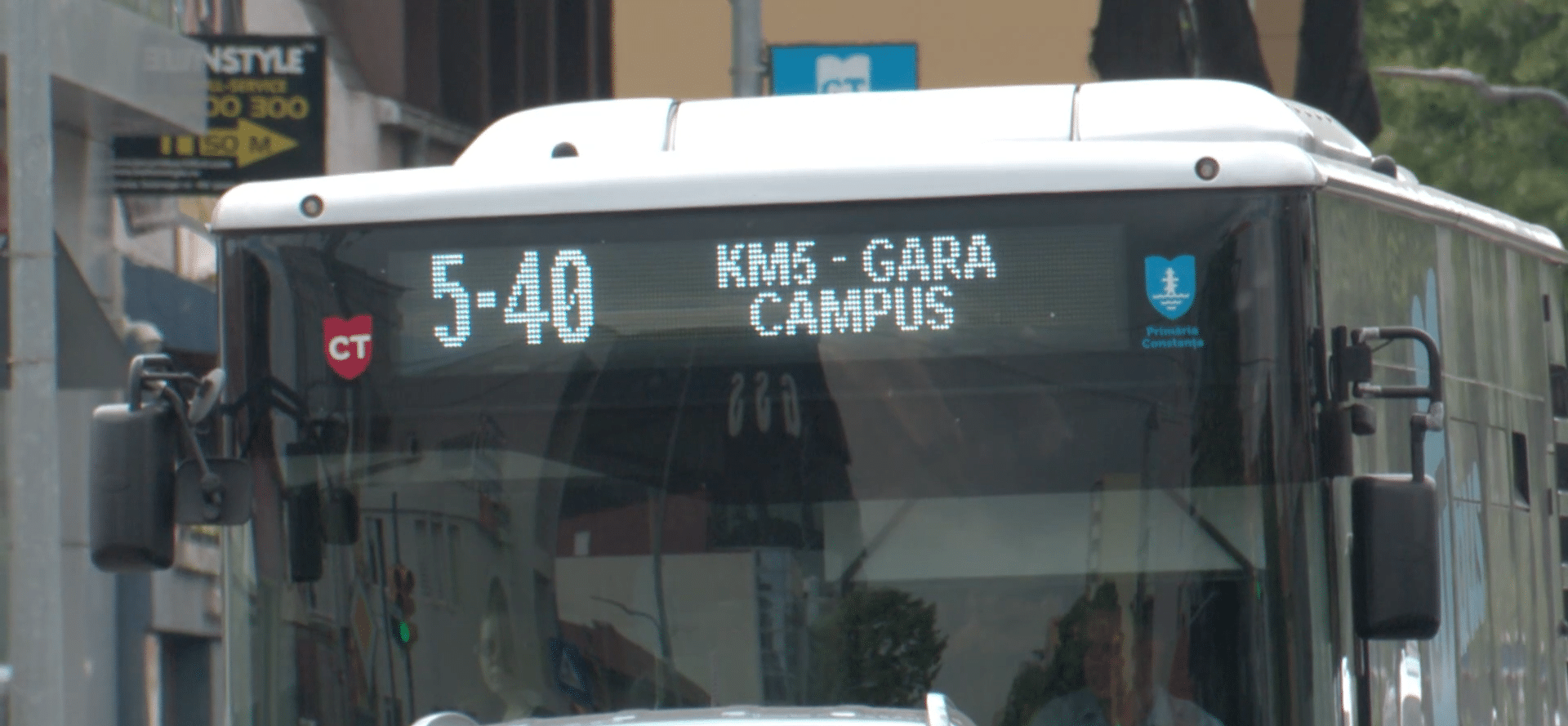 Numărul autobuzelor se reduce semnificativ