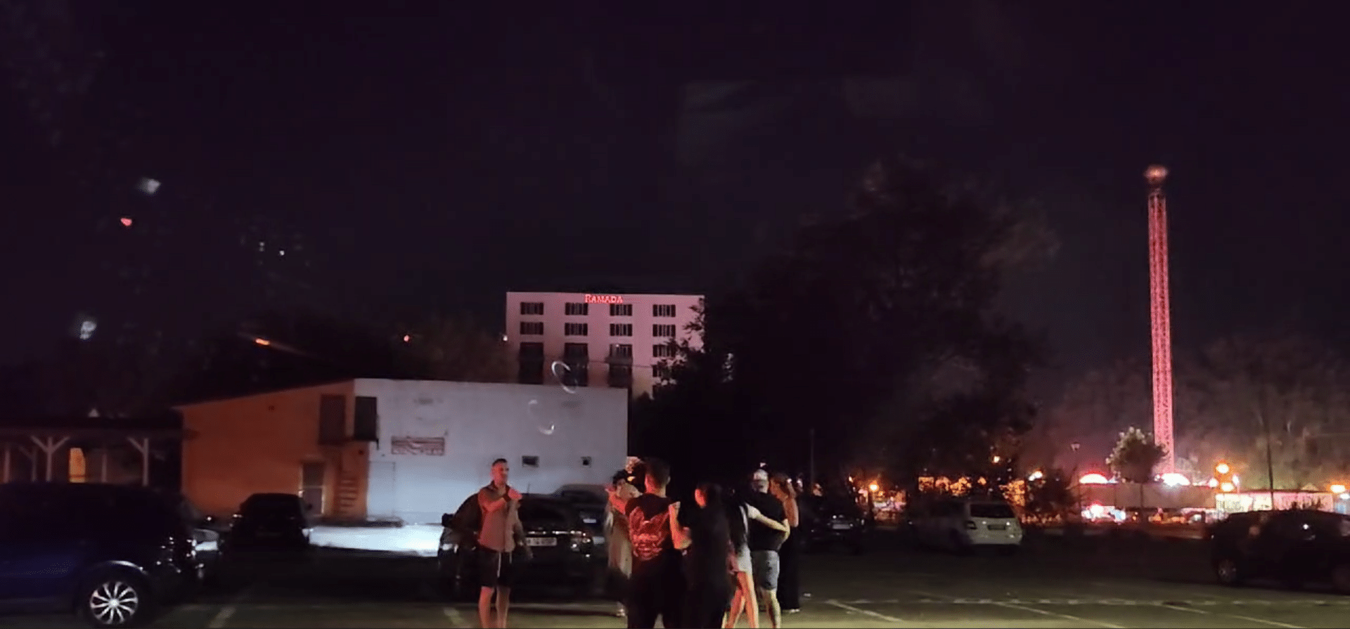 VIDEO: Angajatul parcării din Satul de Vacanță bătut de doi tineri