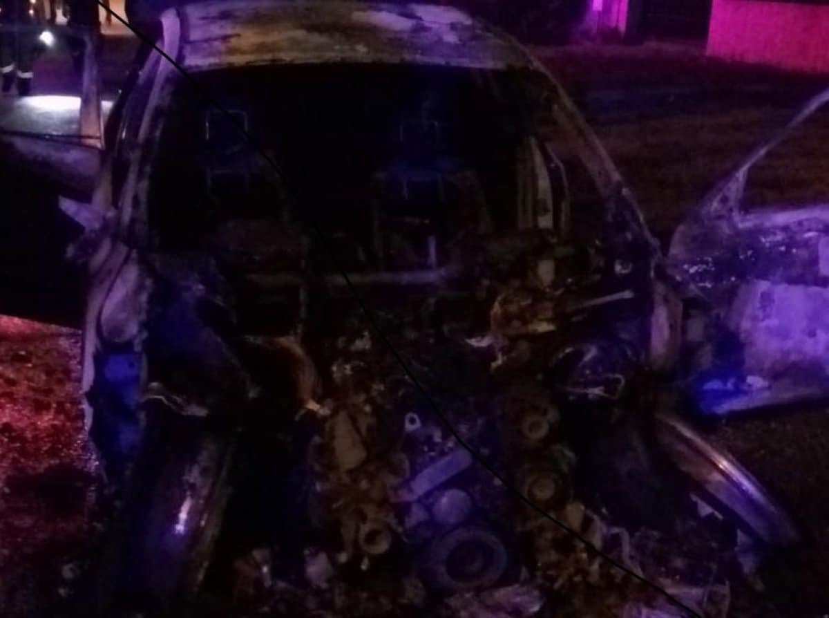 Un autoturism a ars complet pe o stradă din Năvodari