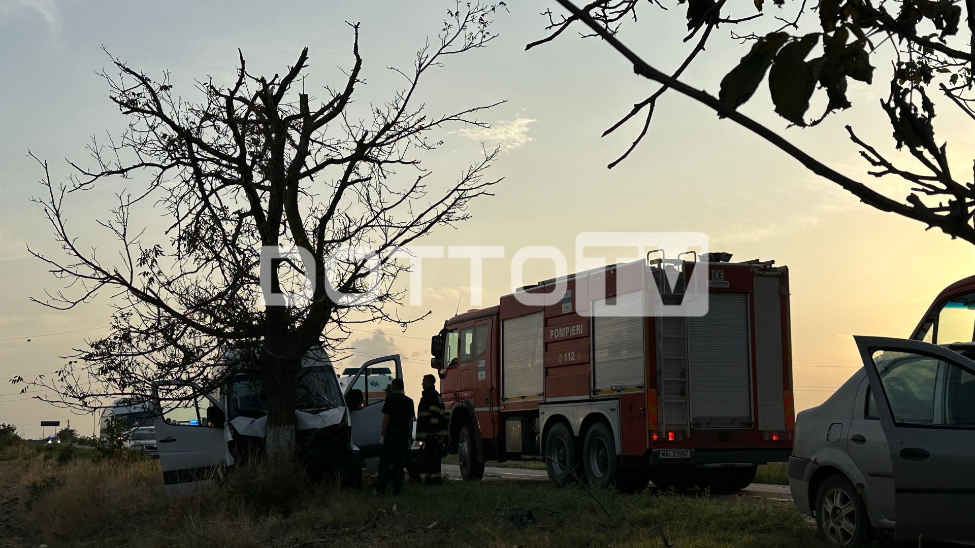 Accident la ieșire din Murfatlar: un microbuz și o mașină implicate