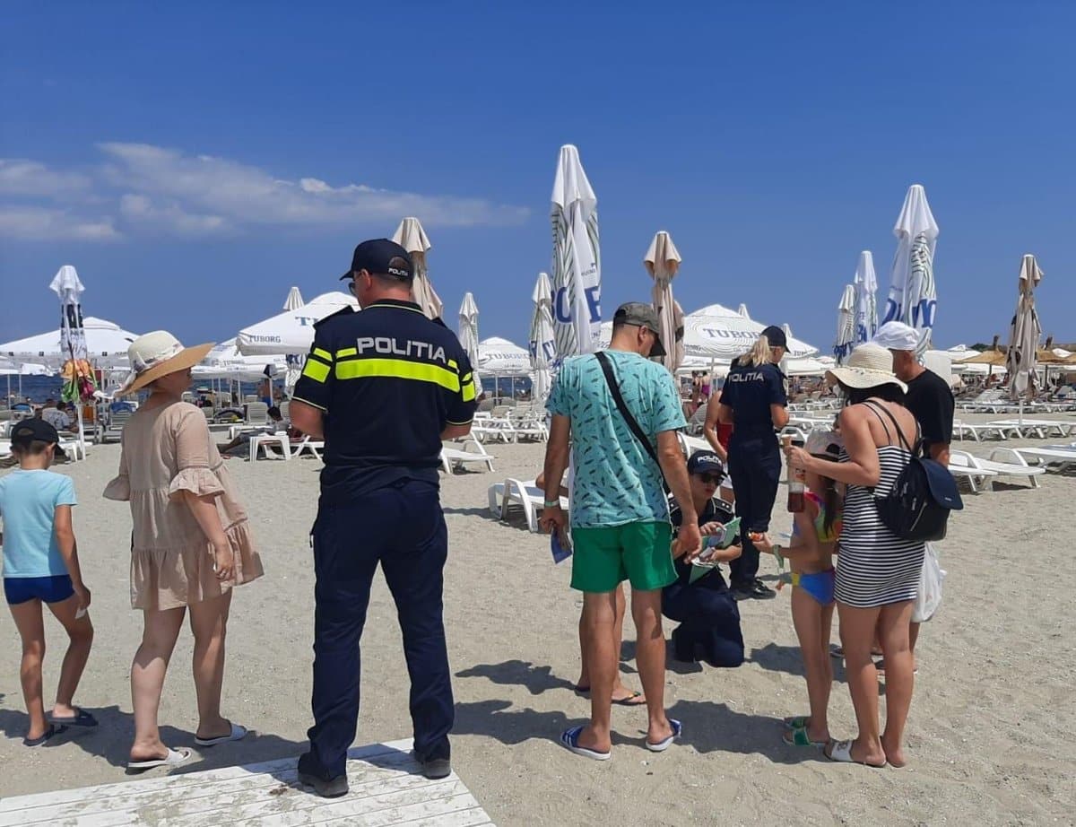 Activități preventive desfășurate de polițiști pe litoral